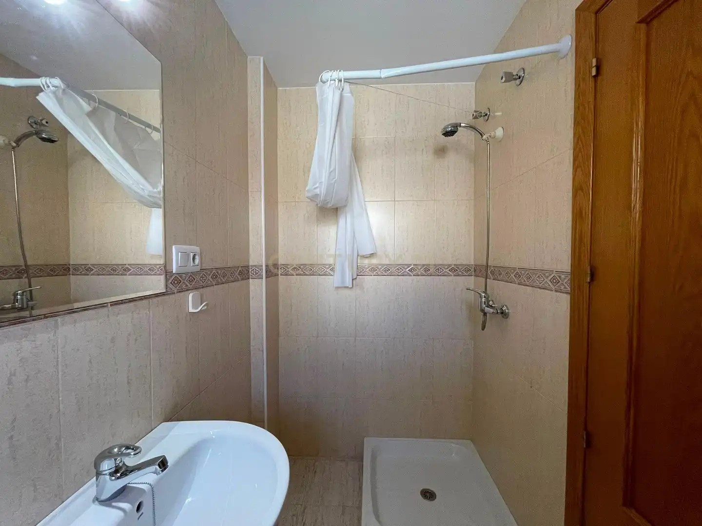 Bathroom of Houses for rent in Armilla  with Air Conditioner and Washing machine
