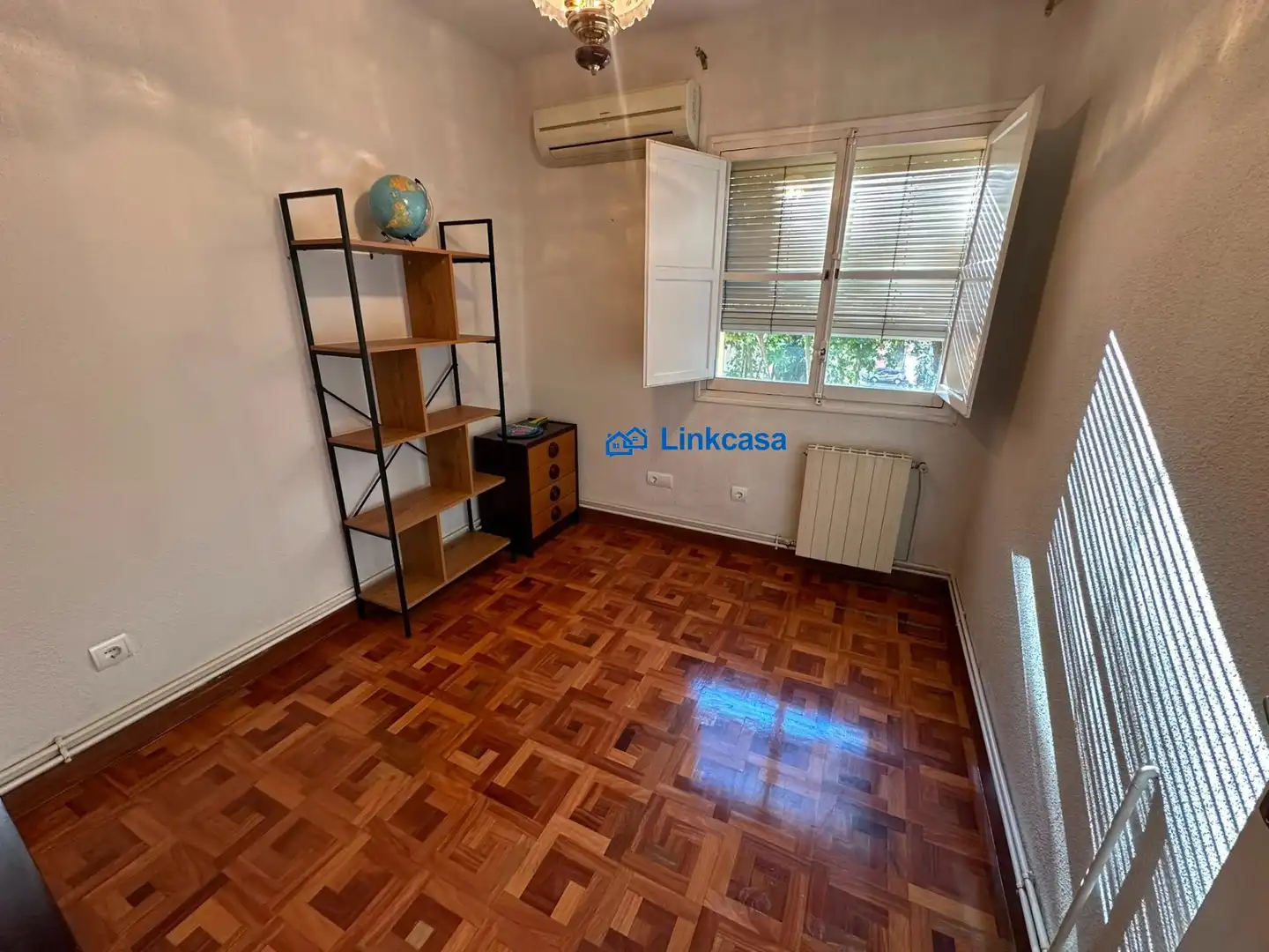 Piso en venta en Madrid con Calefacción, Parquet y Terraza