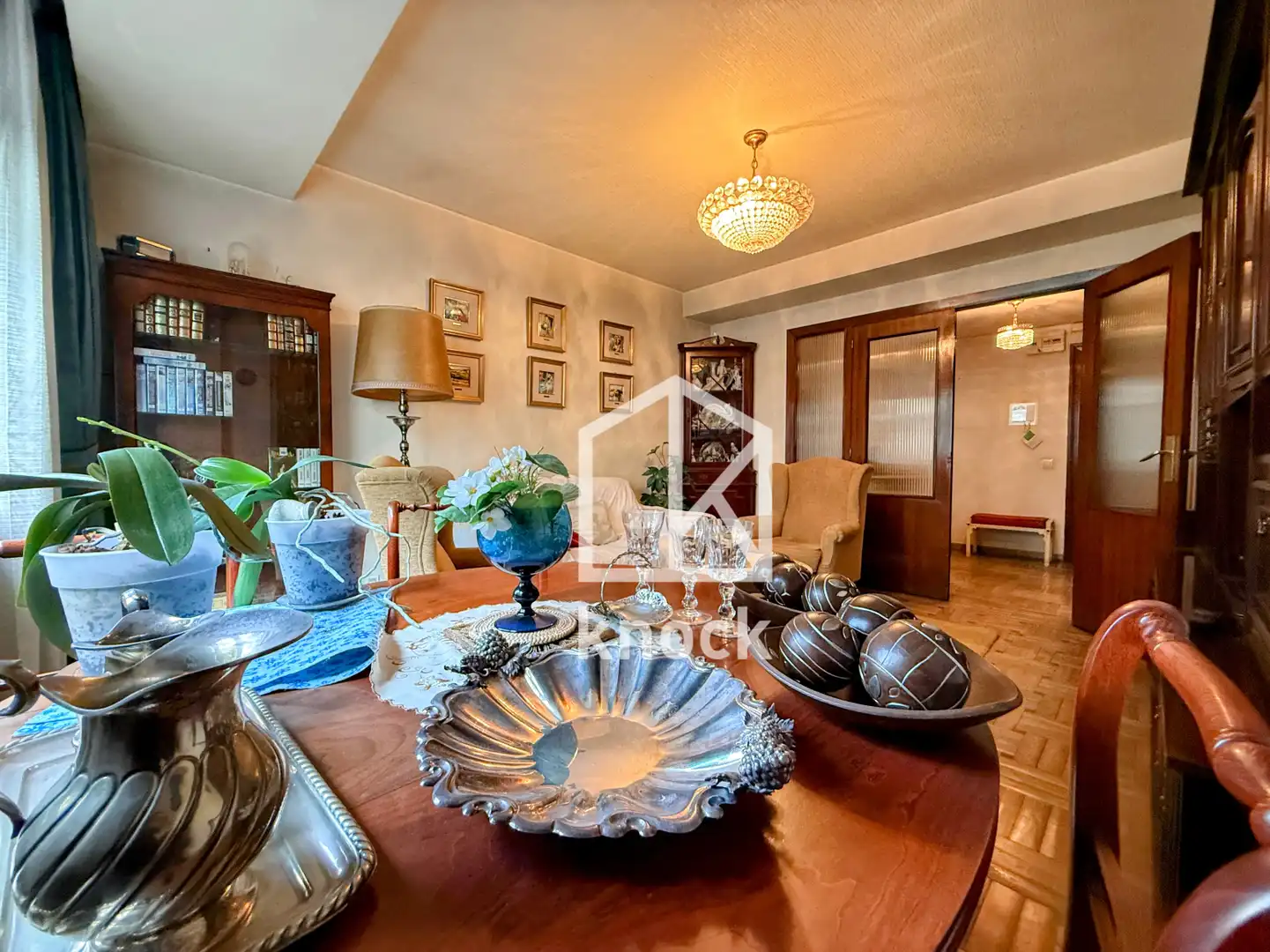 Sala d'estar de Pis en venda en Oviedo  amb Calefacció, Parquet i Traster