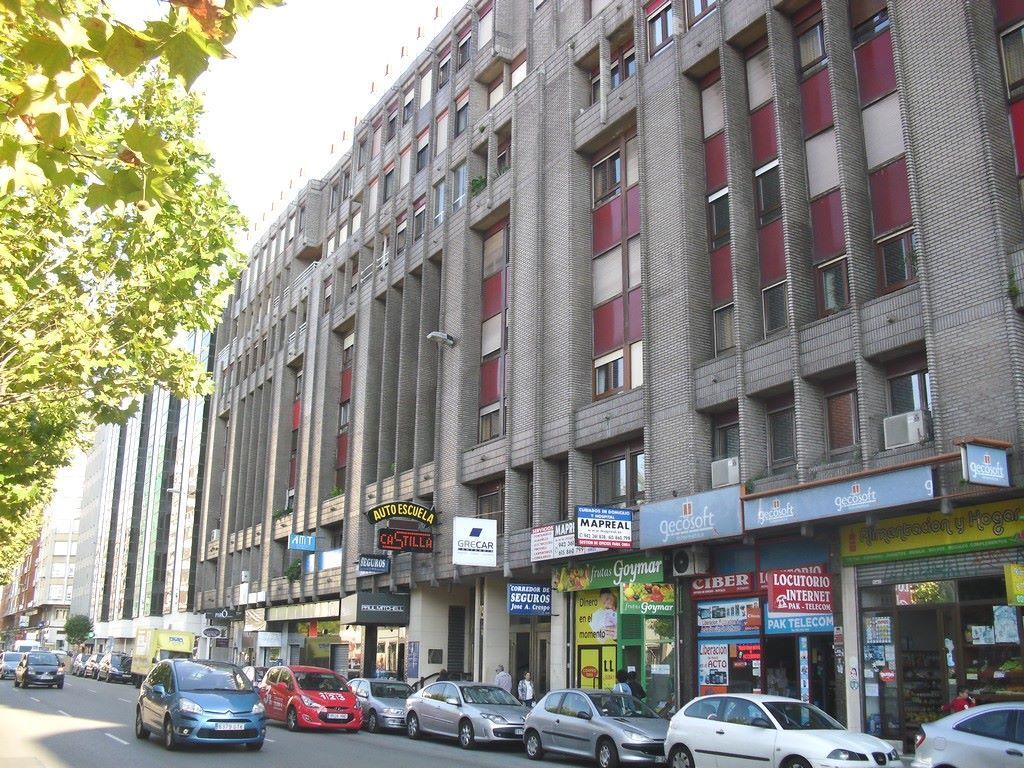 Vista exterior de Oficina en venda en Santander