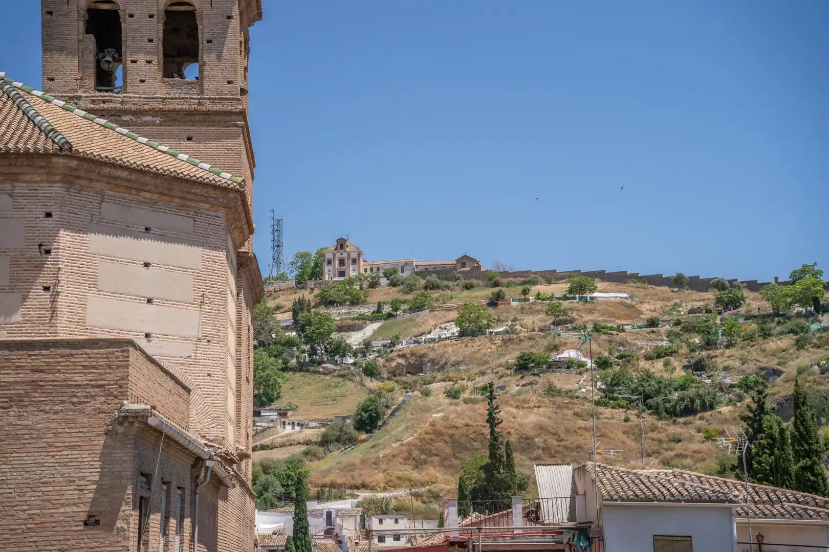 Exterior view of Houses for sale in Granada  with Air Conditioner, Terrace and Furnished