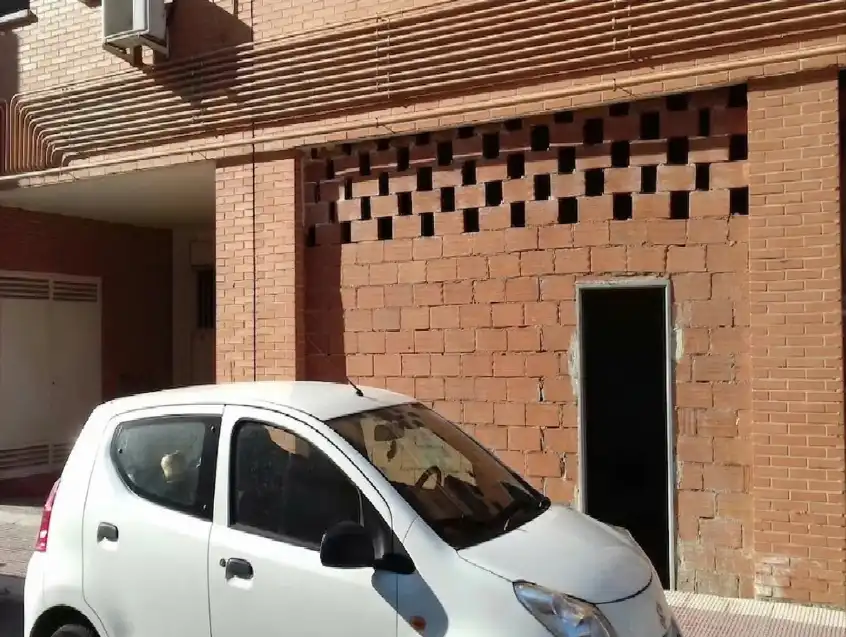 Vista exterior de Local en venta en Parla