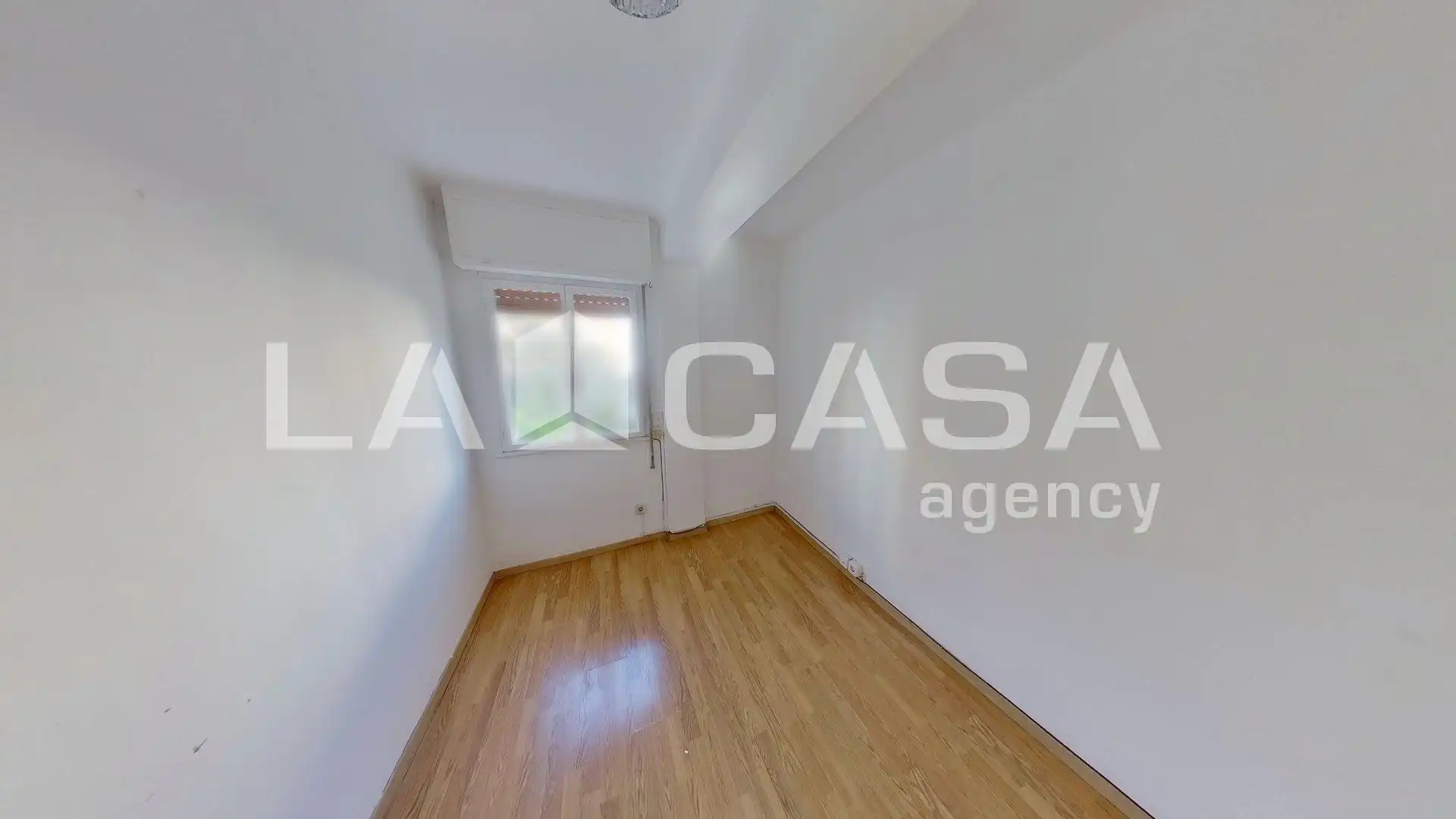 Wohnung zum Verkauf in Barcelona mit Balkon