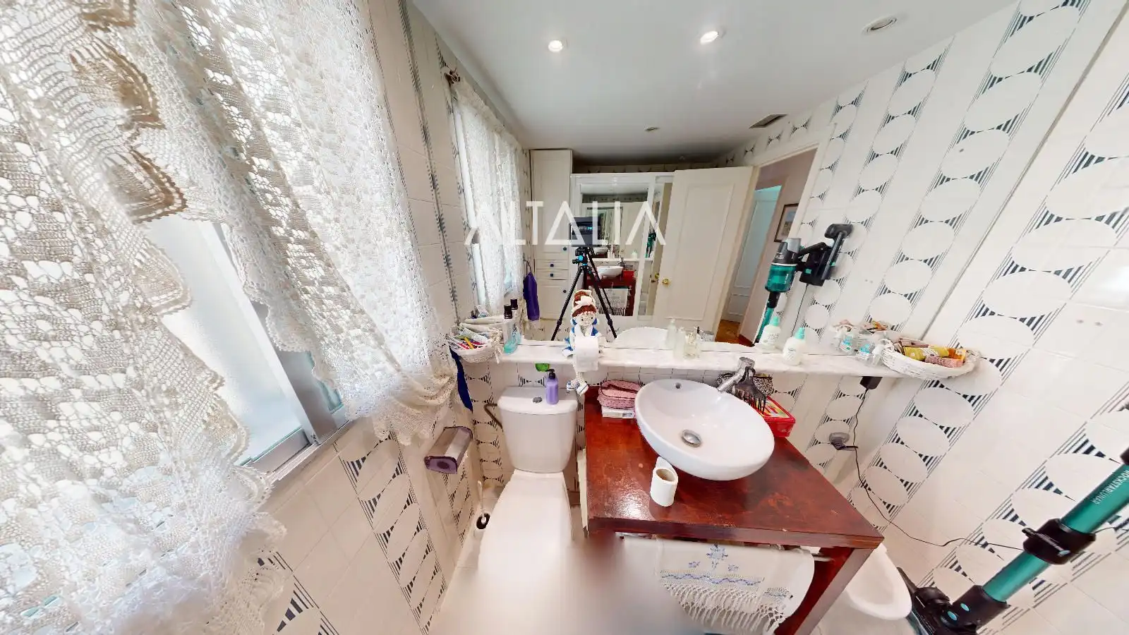 Baño de Piso en venta en Cuenca con Terraza y Trastero