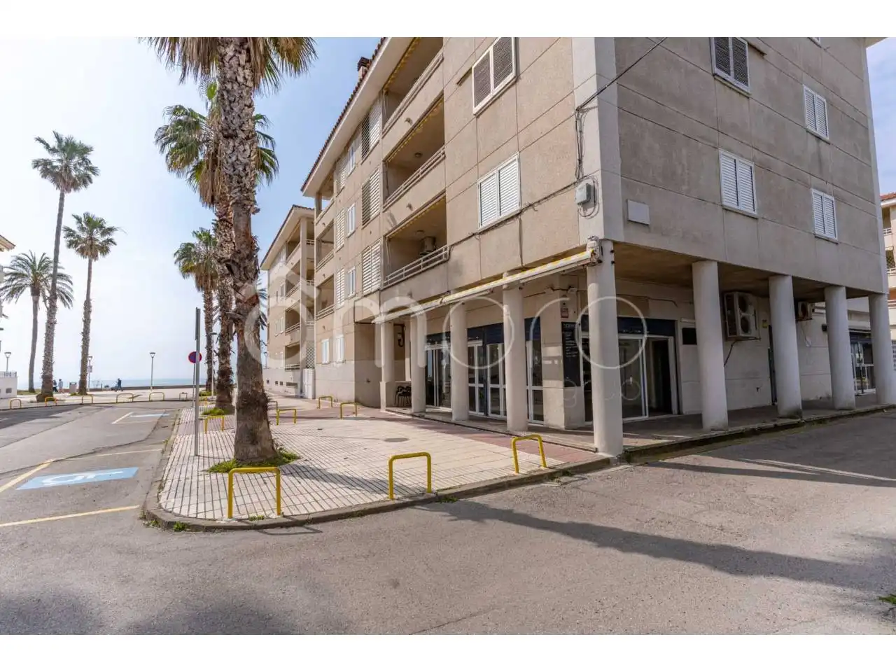 Vista exterior de Local en venda en El Vendrell