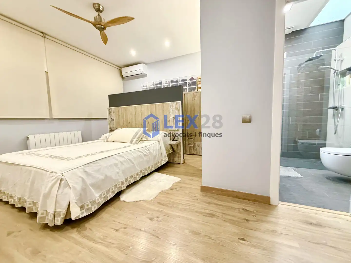 Reihenhaus mit Terrasse zum Verkauf in Carrer de la Indústria, imagen 43
