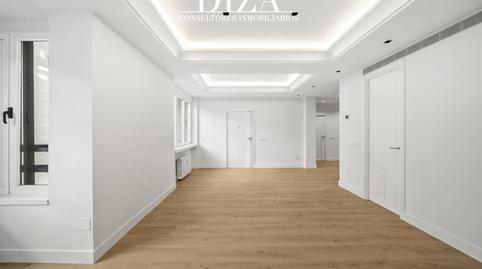 Foto 4 de Piso de alquiler en De Zurbano, Almagro,  Madrid Capital