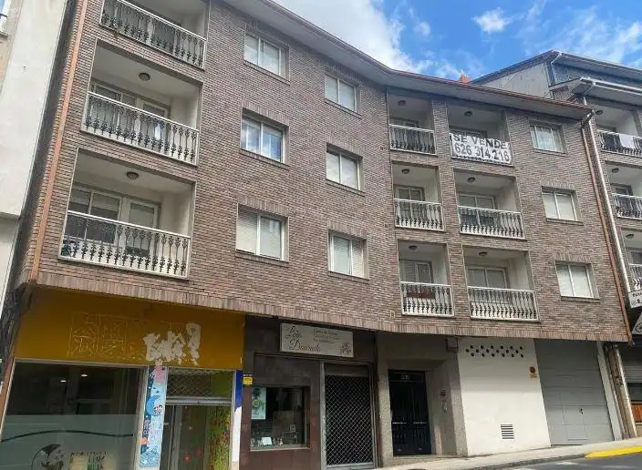 Vista exterior de Piso en venta en Ordes