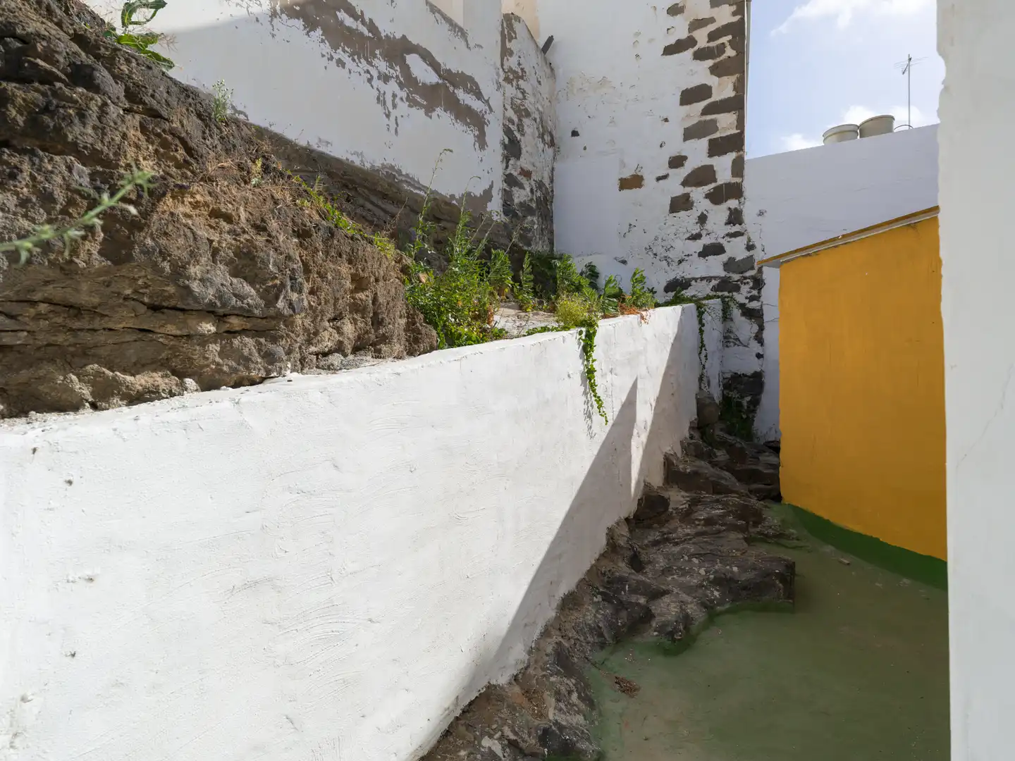 Vista exterior de Edificio en venta en Telde