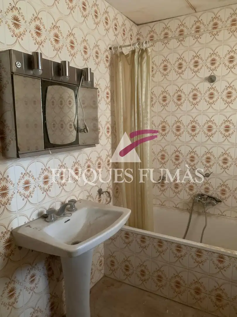 Bathroom of Houses for sale in Sant Martí de Riucorb  with Balcony