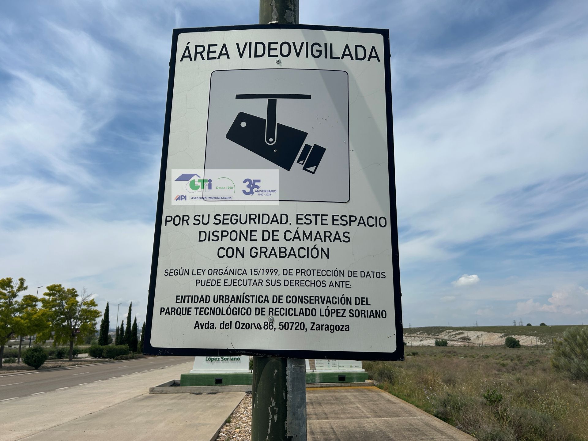 Exterior view of Residential for sale in  Zaragoza Capital