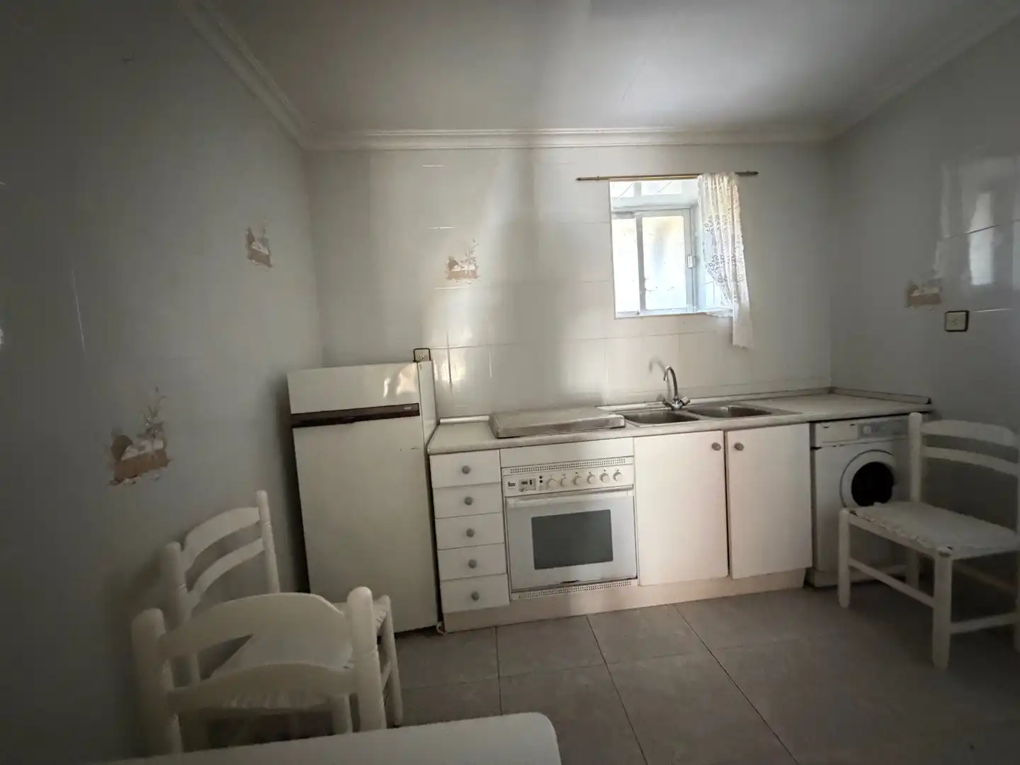 Cocina de Finca rústica en venta en Dueñas con Calefacción, Trastero y Amueblado