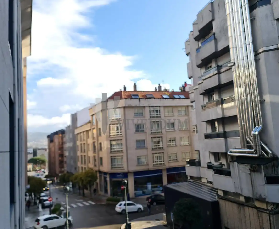 Außenansicht von Wohnungen zum Verkauf in Vigo  mit Heizung, Schwimmbad und Haustechnik