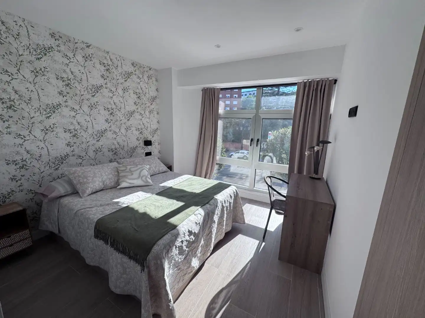 Bedroom of Flat for rent in Oviedo   with Heating, Furnished and Oven