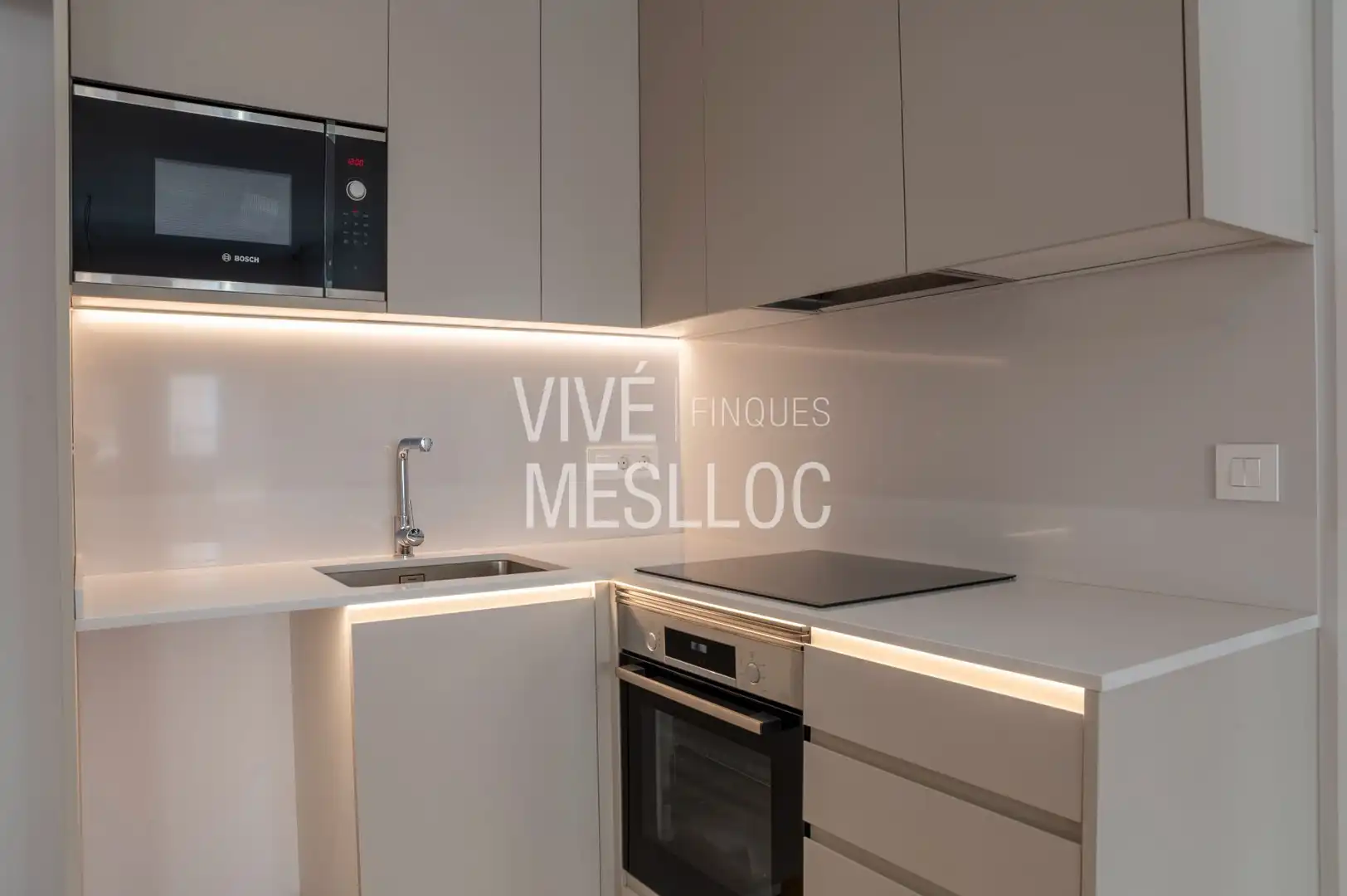 Kitchen of Flat for sale in El Masnou  with Air Conditioner and Heating