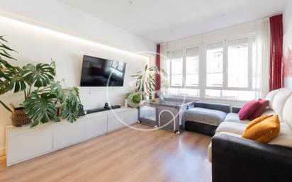 Living room of Flat for sale in  Madrid Capital  with Air Conditioner and Heating