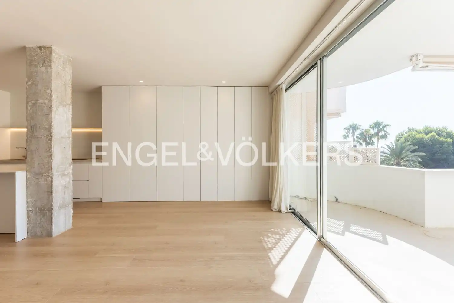 Living room of Flat for rent in Dénia  with Air Conditioner, Heating and Parquet flooring