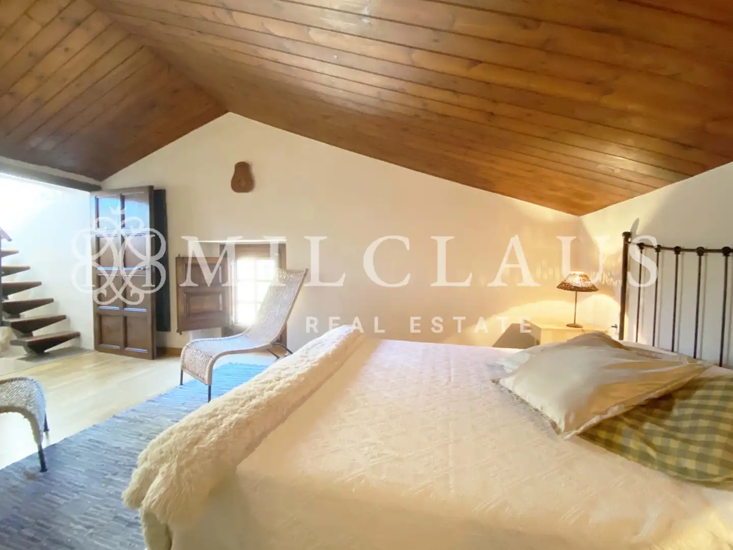 Dormitori de Finca rústica en venda en Talamanca amb Aire condicionat, Calefacció i Jardí privat