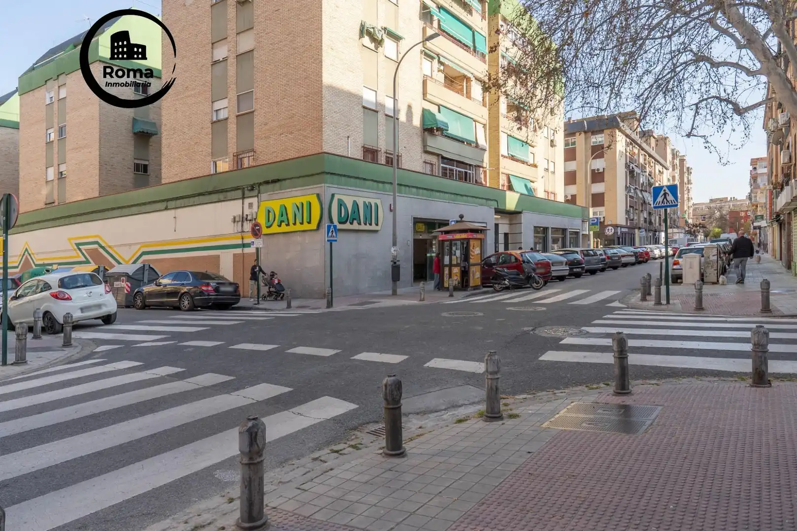 Vista exterior de Pis en venda en Granada amb Aire condicionat i Balcó