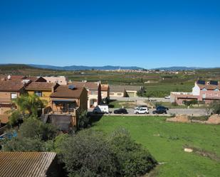 Vista exterior de Casa adosada en venda en Masllorenç amb Terrassa, Moblat i Balcó