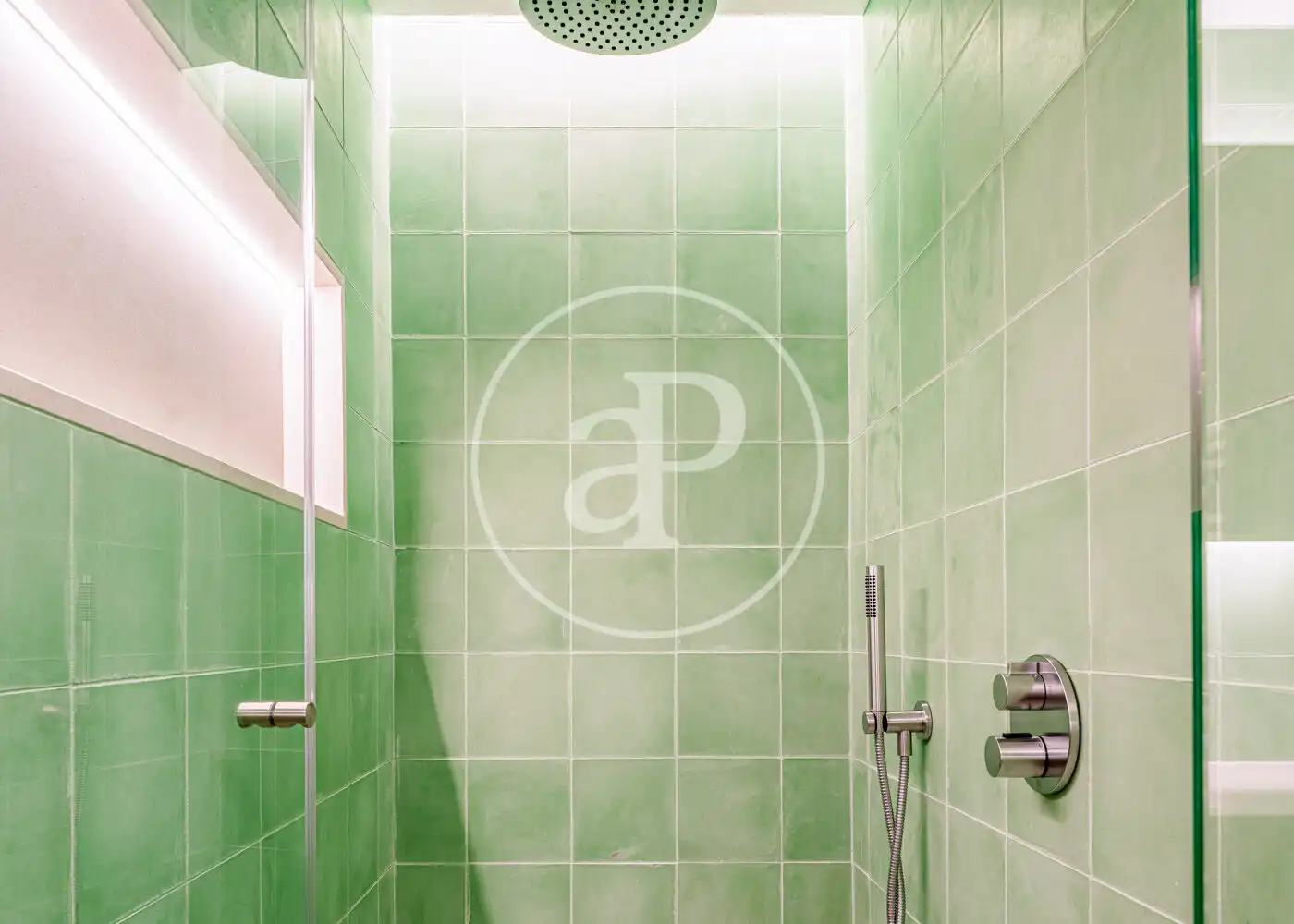 Badezimmer von Dachboden zum Verkauf in  Palma de Mallorca mit Klimaanlage, Heizung und Terrasse