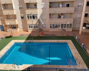 Piscina de Pis de lloguer en Roquetas de Mar amb Aire condicionat i Terrassa