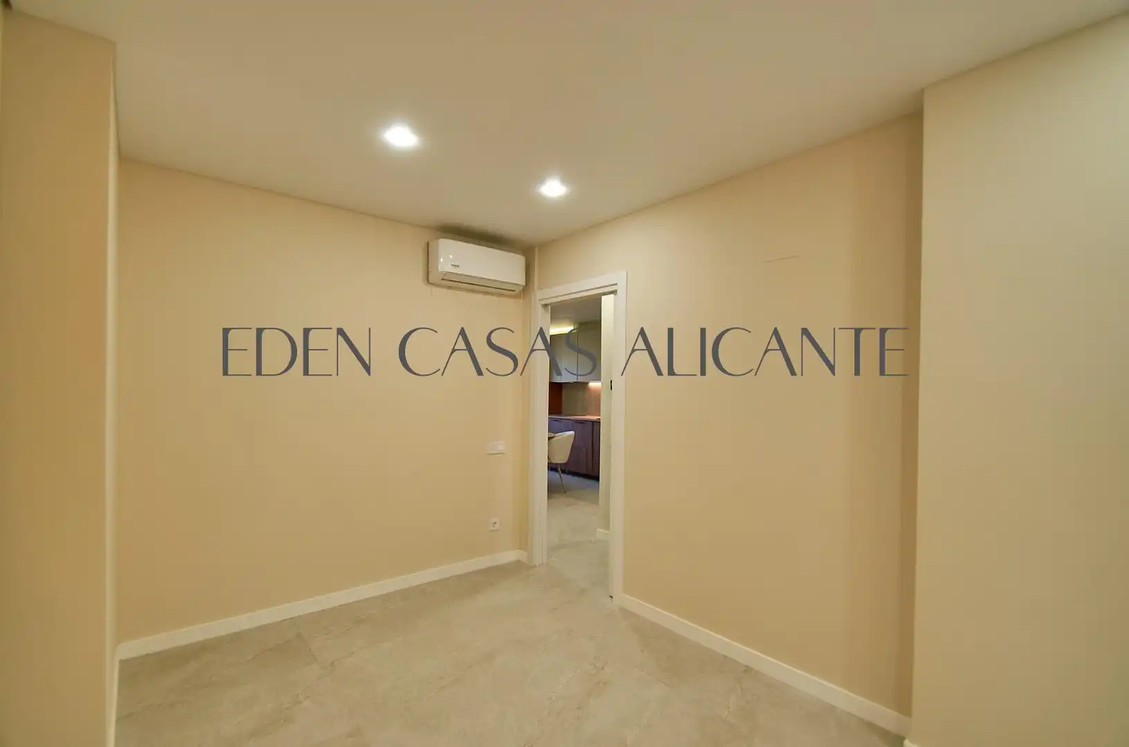 Piso con terraza en venta en Avenida PINTOR FERNANDO SORIA, imagen 19