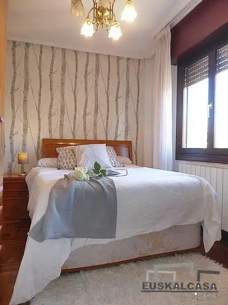 Schlafzimmer von Wohnung zum Verkauf in Bilbao  mit Heizung und Parkett