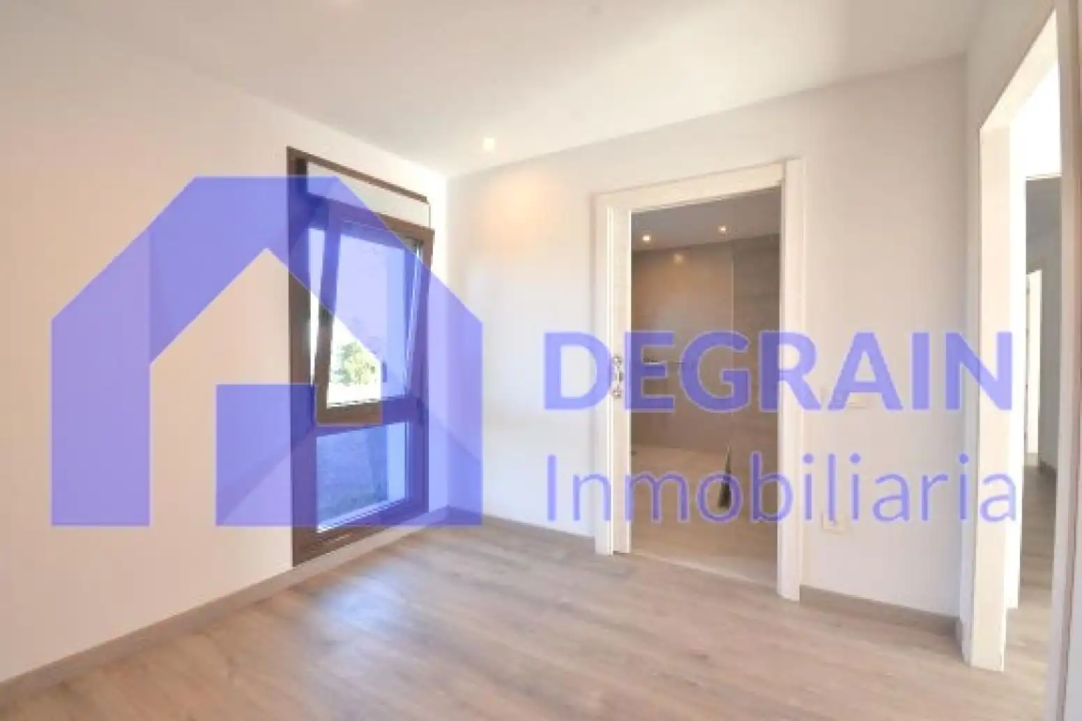 Dormitori de Casa o xalet en venda en Oviedo  amb Terrassa