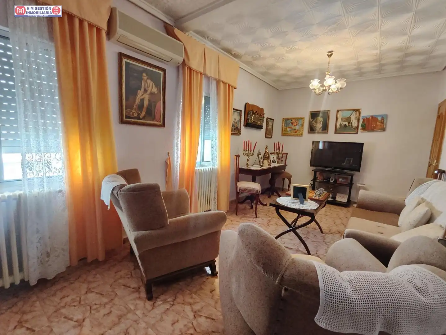 Sala de estar de Casa o chalet en venta en Alcázar de San Juan con Aire acondicionado, Calefacción y Piscina