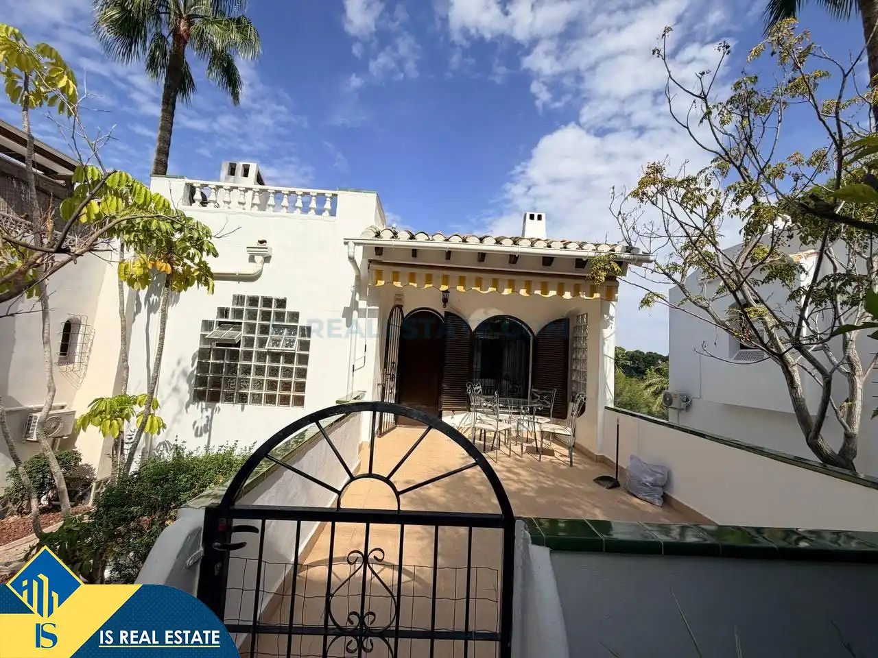 Casa con piscina en venta en Orihuela Costa