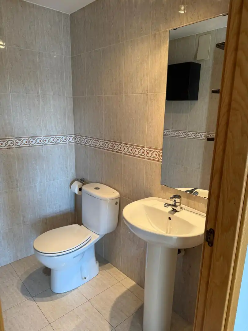 Baño de Piso en venta en Avilés con Calefacción, Parquet y Trastero