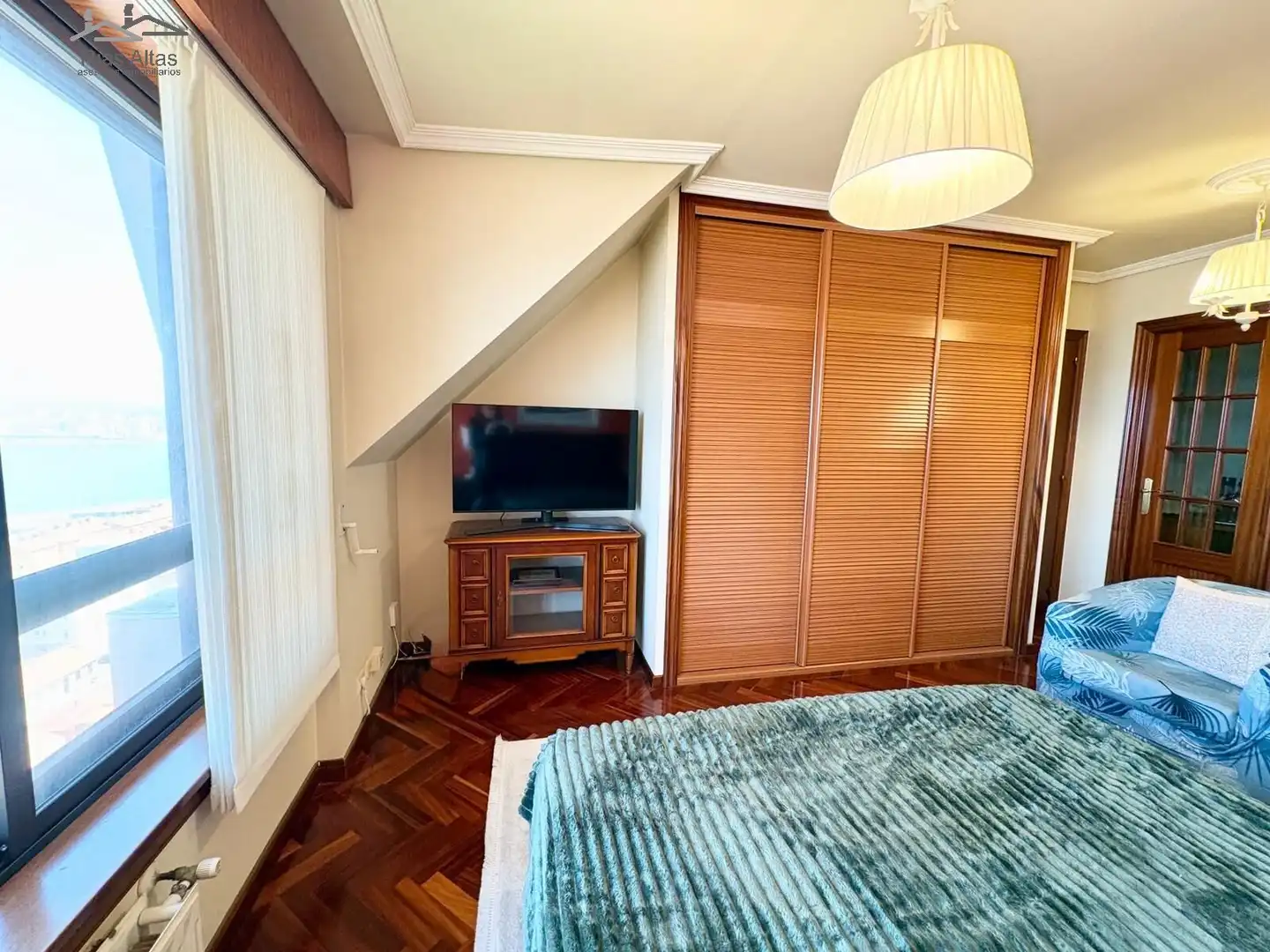 Dormitori de Dúplex en venda en A Coruña Capital  amb Calefacció, Parquet i Traster