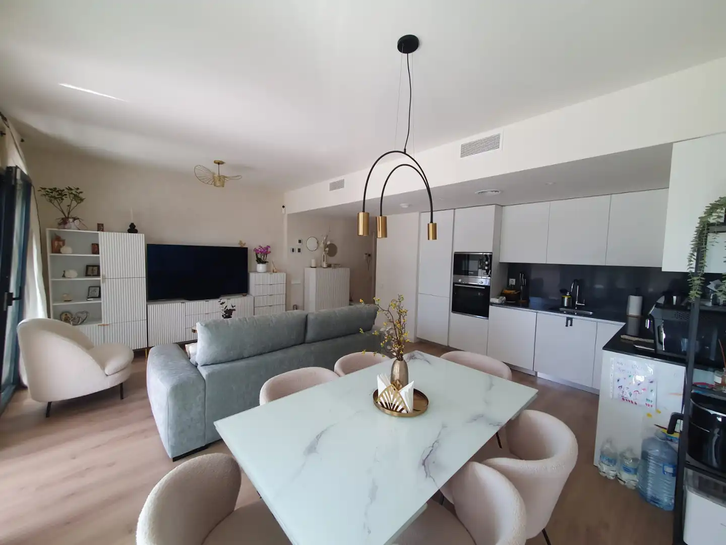 Sala d'estar de Planta baixa en venda en Vilanova i la Geltrú amb Aire condicionat, Calefacció i Jardí privat