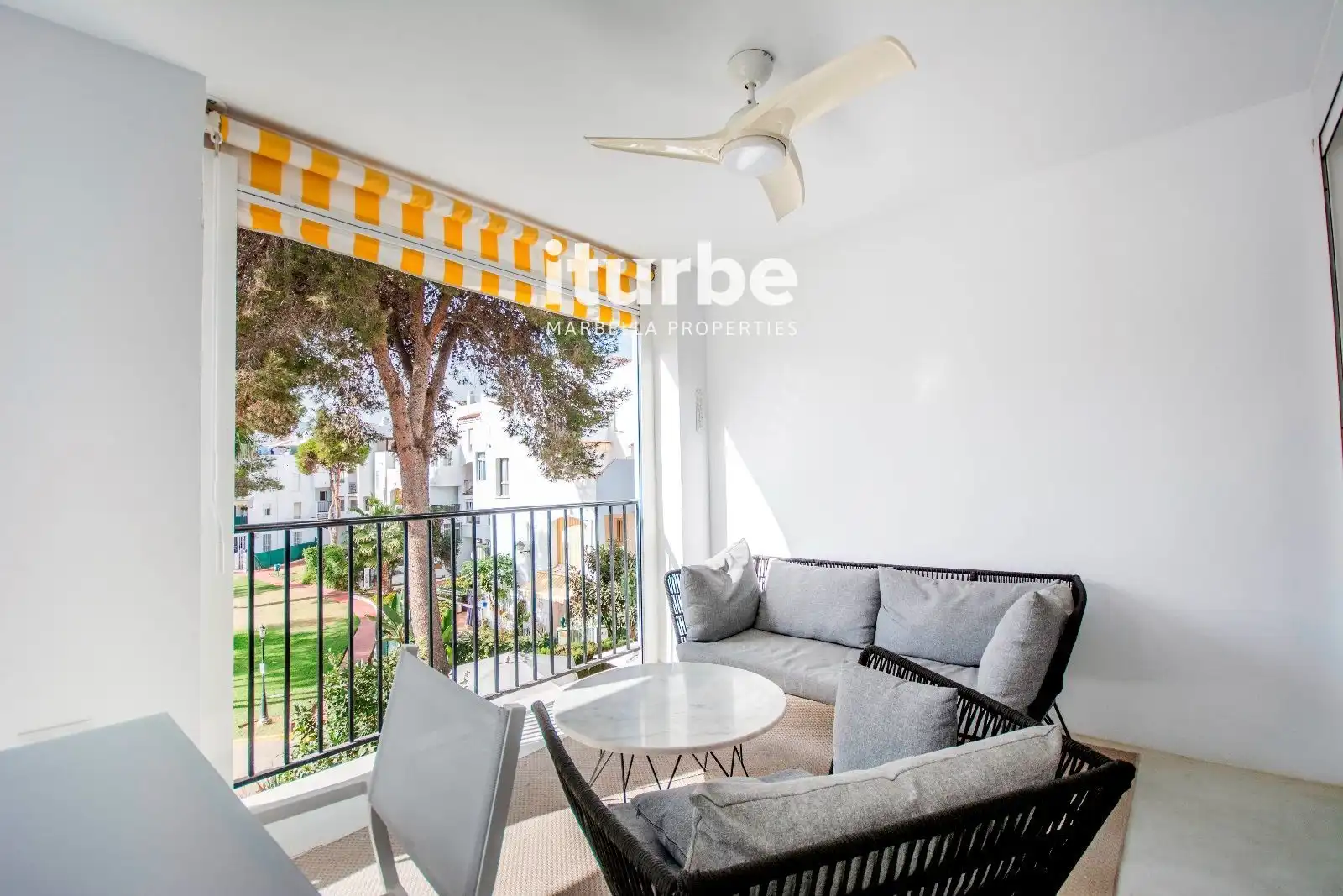Terraza de Piso en venta en Marbella con Terraza, Piscina y Amueblado