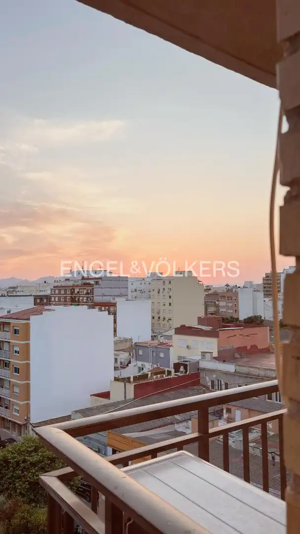 Vista exterior de Pis de lloguer en Dénia amb Aire condicionat, Calefacció i Terrassa