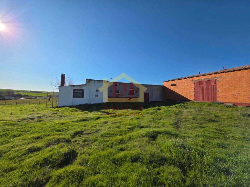 Außenansicht von Haus oder Chalet zum Verkauf in Mozárbez