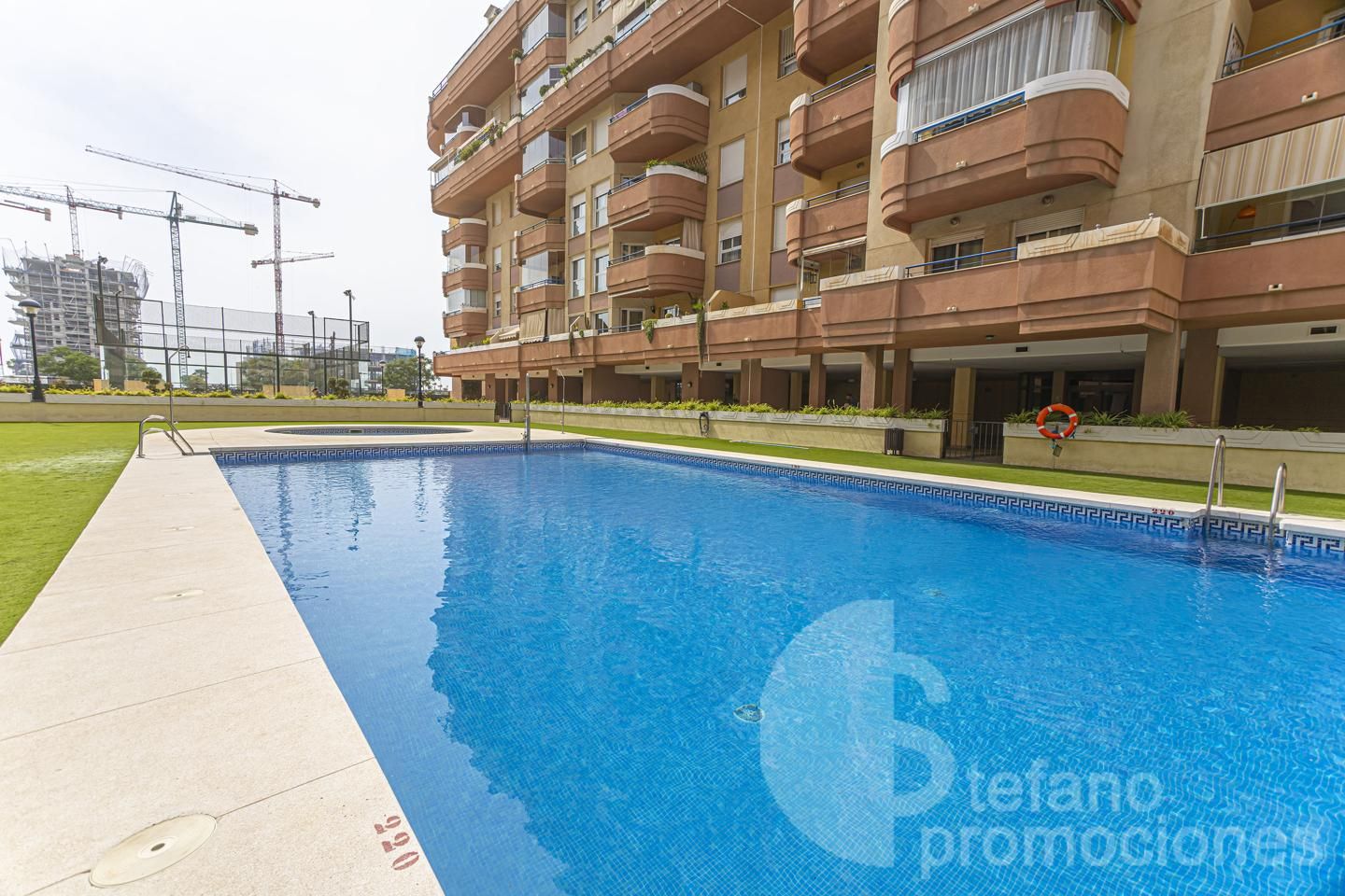 Piso en venta en Imperio Argentina, Martín Carpena - Torre del Río, Carretera de Cádiz