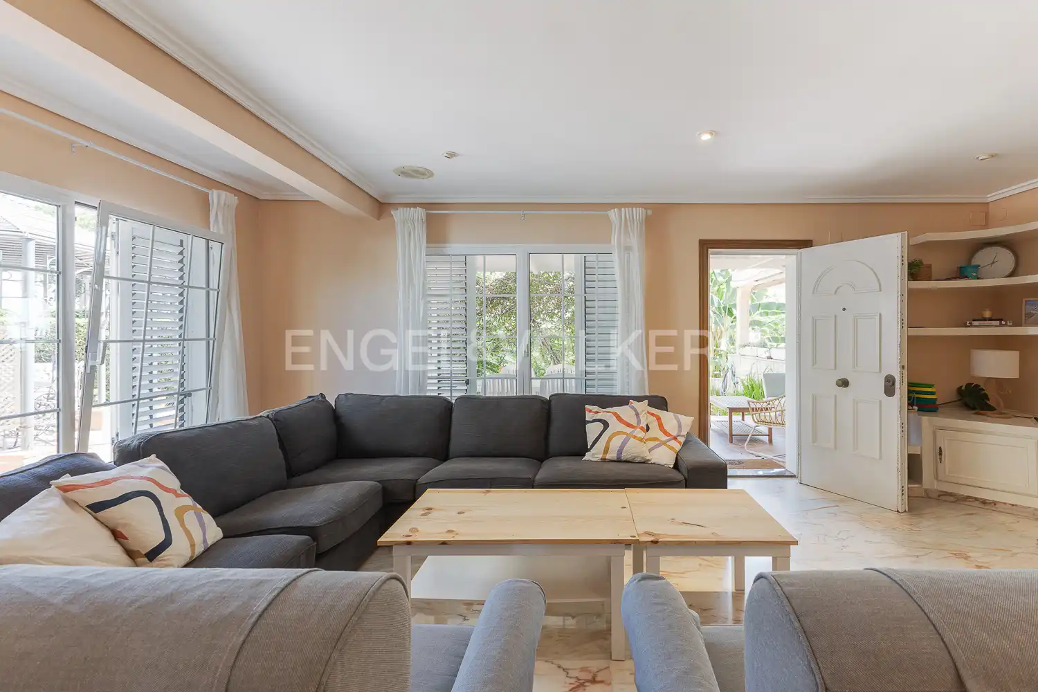 Living room of Houses for sale in El Puig de Santa Maria  with Air Conditioner, Heating and Private garden