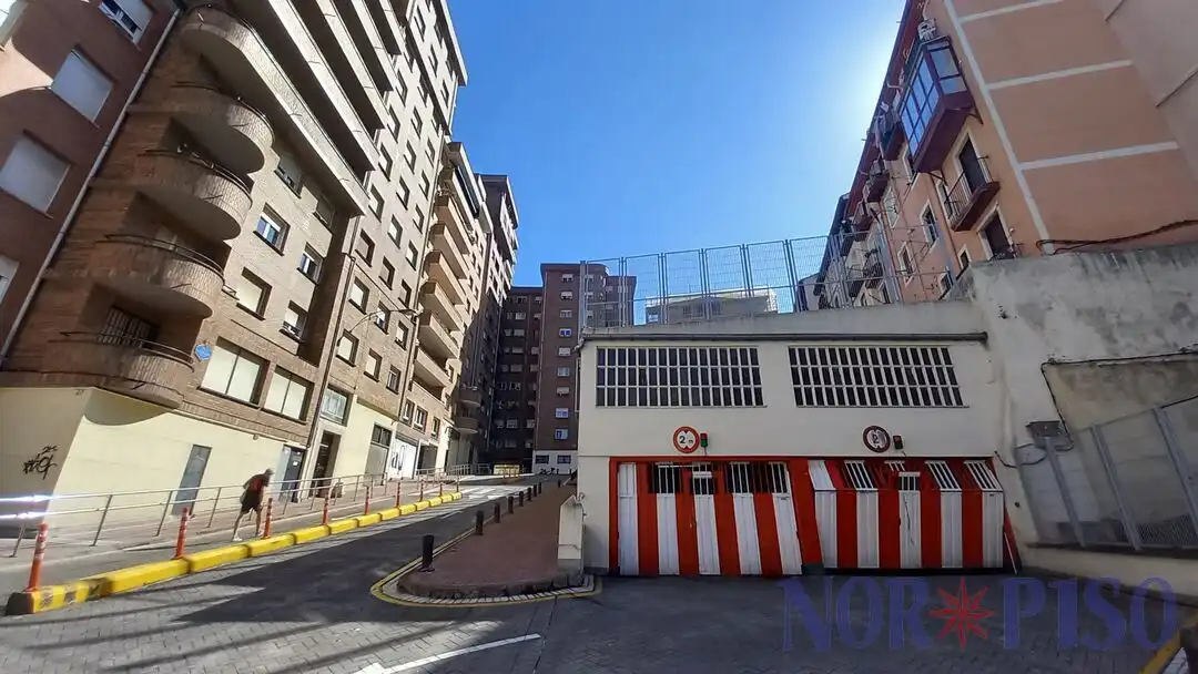 Vista exterior de Pis en venda en Bilbao  amb Calefacció, Terrassa i Moblat