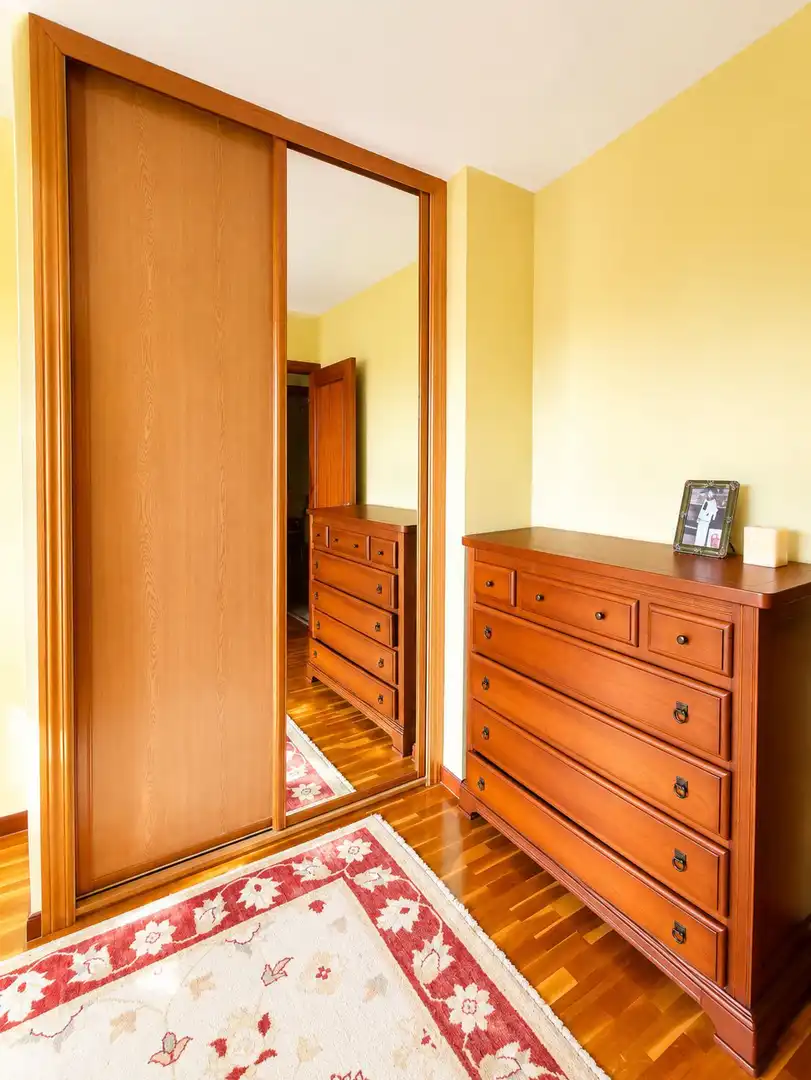 Habitación de Piso en venta en Oviedo  con Calefacción y Trastero