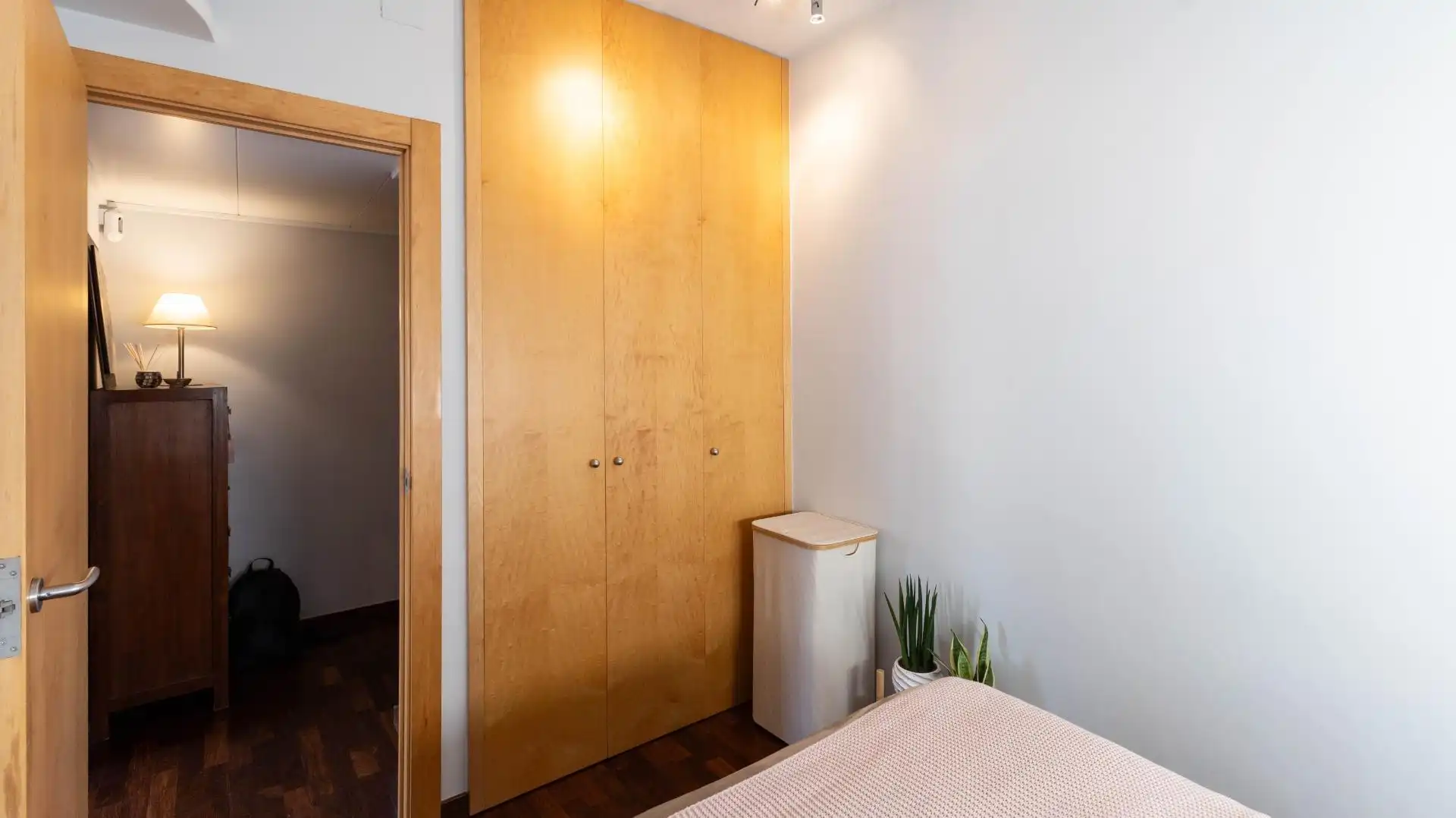 Bedroom of Attic for sale in Barcelona  with Air Conditioner, Parquet flooring and Terrace