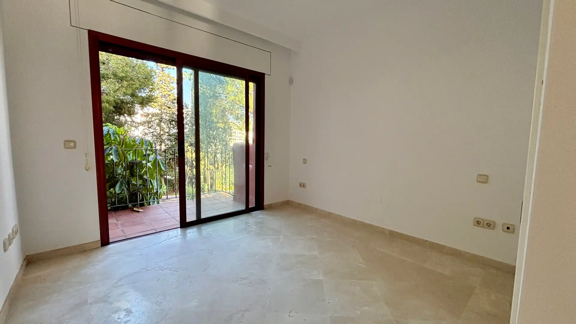 Piso en venta en Urbanizacion Menara Beach, 8, Guadalmansa