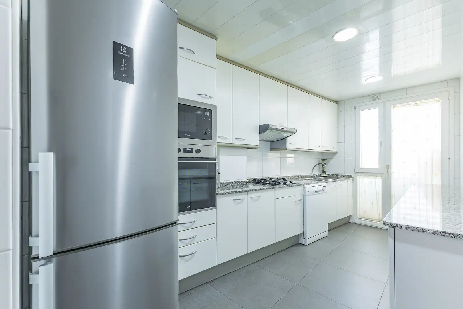 Küche von Wohnung zum Verkauf in Barcelona mit Klimaanlage, Heizung und Terrasse