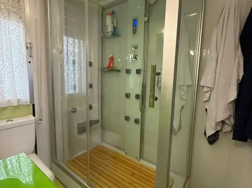 Badezimmer von Wohnung zum Verkauf in Toro mit Balkon