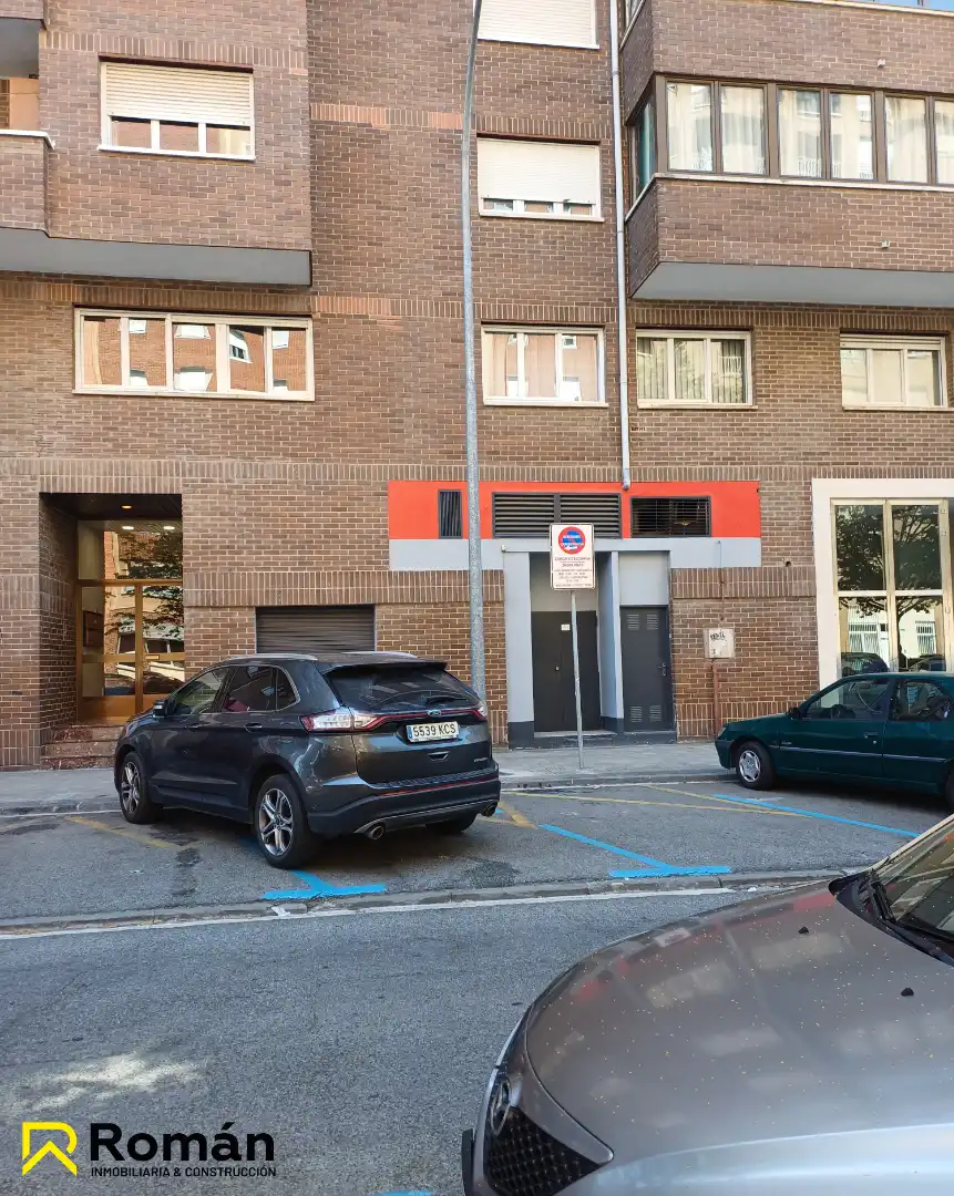 Exterior view of Office for rent in  Pamplona / Iruña  with Heating and Furnished