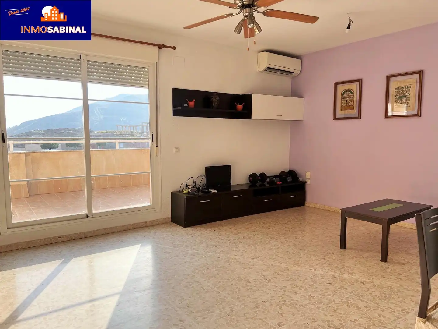 Sala de estar de Piso en venta en Roquetas de Mar con Aire acondicionado, Terraza y Piscina comunitaria