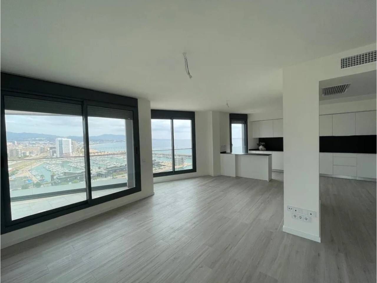 Attic for rent in Paseo Mare Nostrum, Port