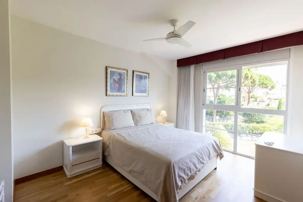 Schlafzimmer von Wohnung zur Miete in Sant Andreu de Llavaneres mit Schwimmbad