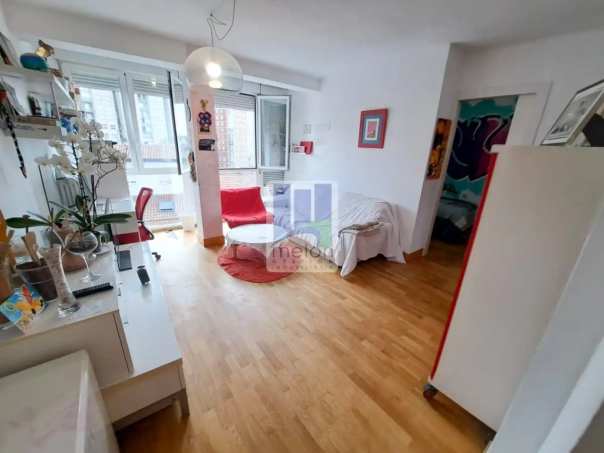 Sala d'estar de Pis en venda en Burgos amb Traster